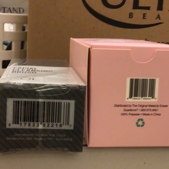 2 ways of removing make up & everyday buildup from your face. - Picture 4 of 4